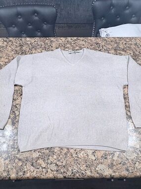 Men's V-Neck Ribbed Sweater in Light Gray